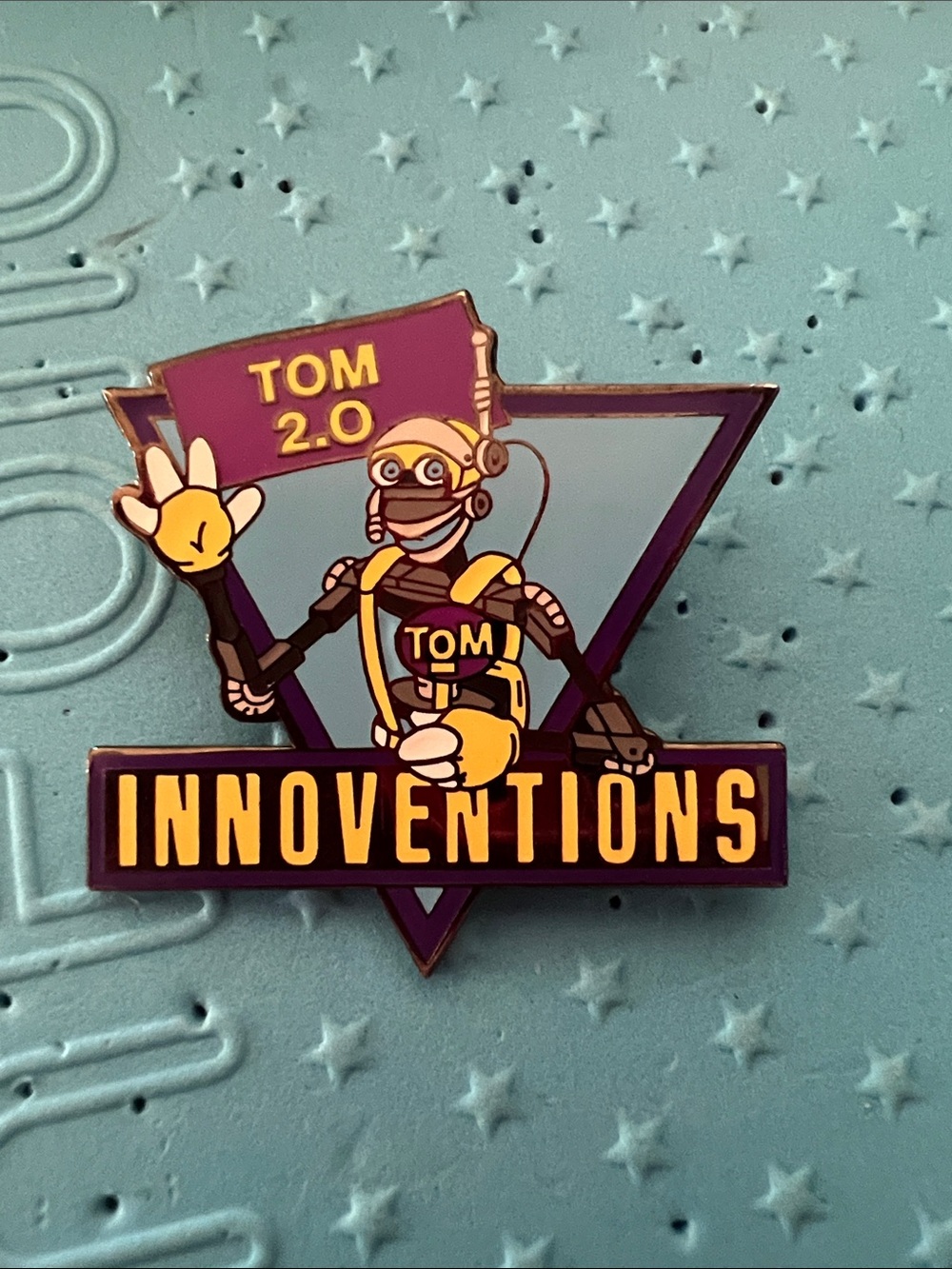 Disney TOM 2.0 Innoventions EPCOT Future World Tiny Robot 2001 Rare Vintage Pin